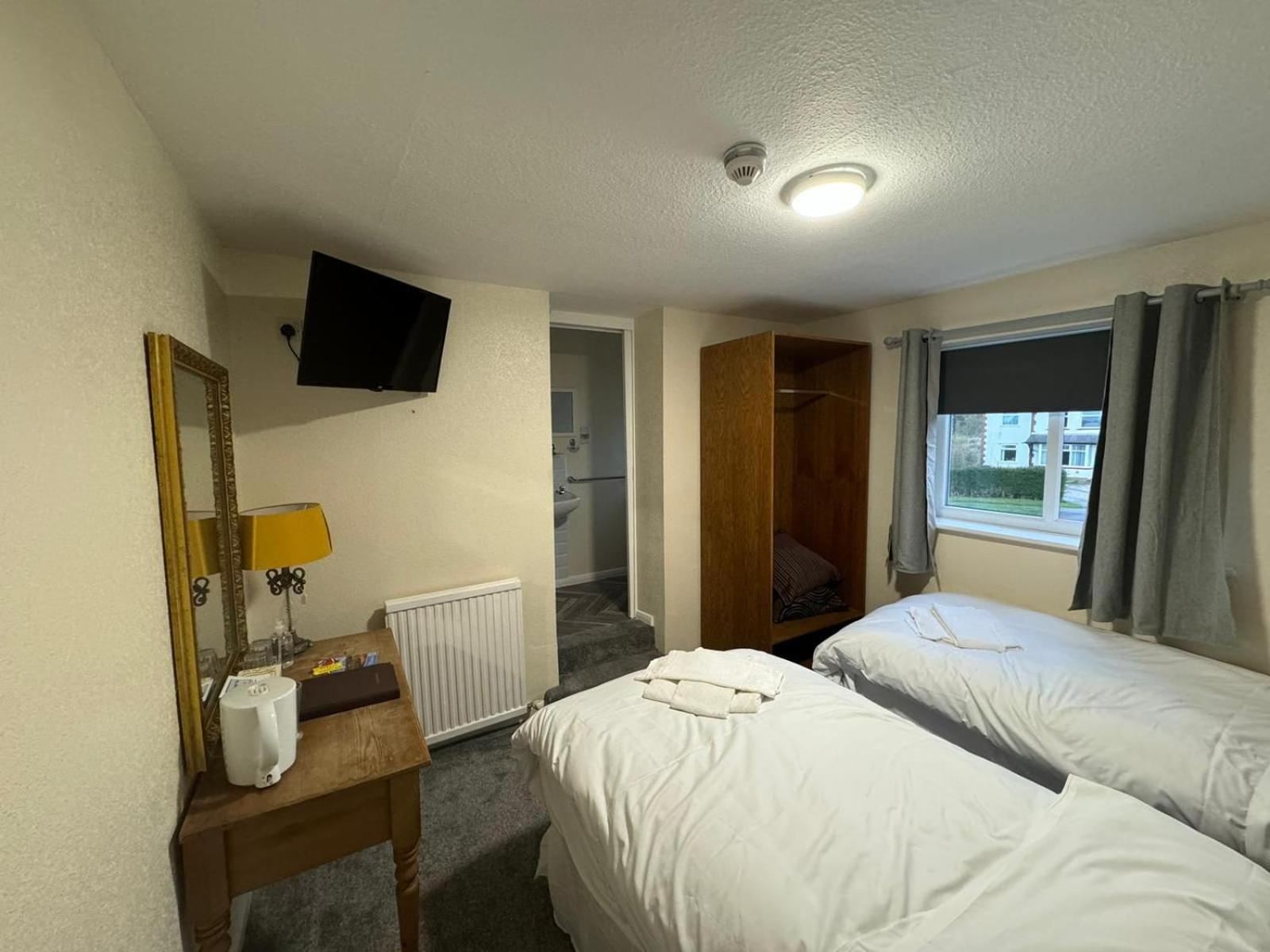 Ivanhoe Hotel Scalby  Exterior photo
